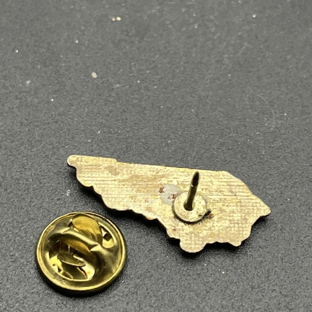 Kentucky State Outline Racing Horse United States‎ Of America Lapel Hat Pin